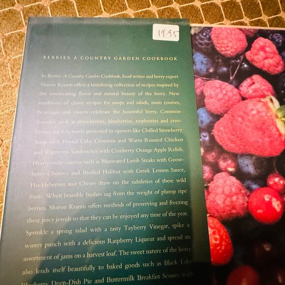 Berries: A Country Garden Hardcover Delicious Colorful Healthy Picture Cookbook - Picture 4 of 5